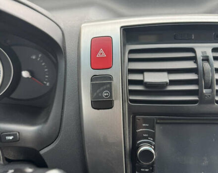 Хендай Туксон 2008 у Дніпро (Дніпропетровську) на Automoto.ua Сірий Хендай Туксон, об'ємом двигуна 1.98 л та пробігом 168 тис. км за 8200 $, фото 10 на Automoto.ua