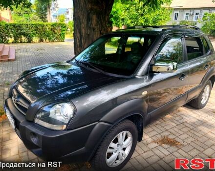 Серый Хендай Туксон, объемом двигателя 2 л и пробегом 132 тыс. км за 8100 $, фото 1 на Automoto.ua