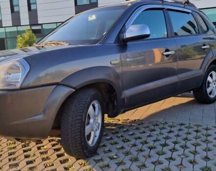 Хендай Туксон 2008 в Хмельницком на Automoto.ua Серый Хендай Туксон, объемом двигателя 1.98 л и пробегом 227 тыс. км за 7500 $, фото 9 на Automoto.ua