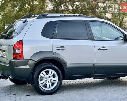 Хендай Туксон 2008 у Зборів на Automoto.ua Сірий Хендай Туксон, об'ємом двигуна 1.99 л та пробігом 228 тис. км за 8500 $, фото 2 на Automoto.ua