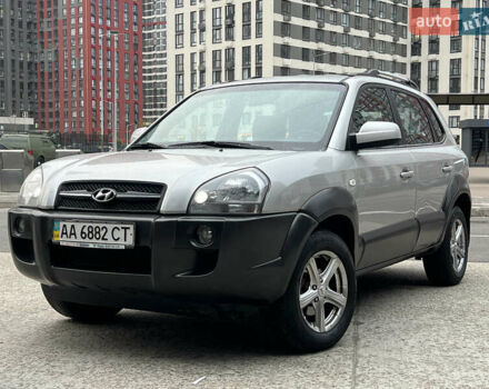 Хендай Туксон 2008 в Киеве на Automoto.ua Серый Хендай Туксон, объемом двигателя 2 л и пробегом 187 тыс. км за 7250 $, фото 8 на Automoto.ua