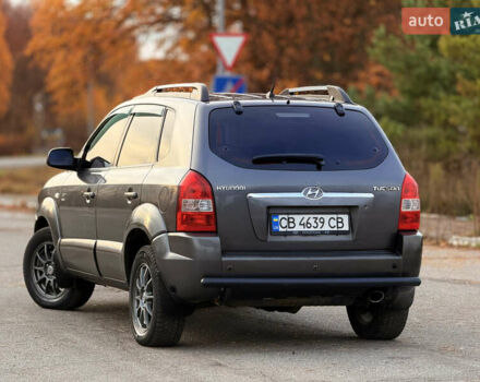 Хендай Туксон 2008 у Мене на Automoto.ua Сірий Хендай Туксон, об'ємом двигуна 1.98 л та пробігом 242 тис. км за 7600 $, фото 7 на Automoto.ua