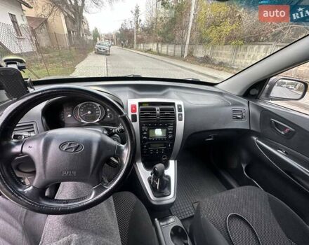 Сірий Хендай Туксон, об'ємом двигуна 1.99 л та пробігом 221 тис. км за 6000 $, фото 16 на Automoto.ua