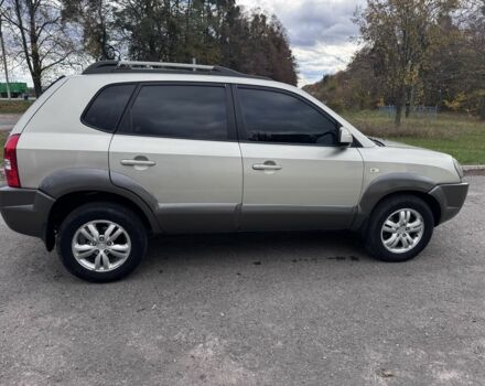 Хендай Туксон 2008 в Жмеренке на Automoto.ua Серый Хендай Туксон, объемом двигателя 2 л и пробегом 228 тыс. км за 6900 $, фото 5 на Automoto.ua
