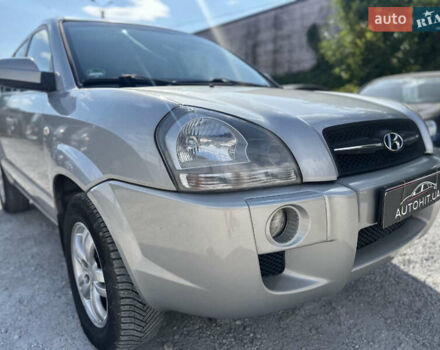 Сірий Хендай Туксон, об'ємом двигуна 2 л та пробігом 210 тис. км за 7999 $, фото 21 на Automoto.ua