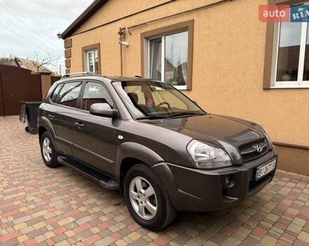Хендай Туксон 2008 в Миргороде на Automoto.ua Серый Хендай Туксон, объемом двигателя 1.98 л и пробегом 177 тыс. км за 7950 $, фото 13 на Automoto.ua