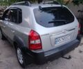 Сірий Хендай Туксон, об'ємом двигуна 1.99 л та пробігом 350 тис. км за 7800 $, фото 6 на Automoto.ua
