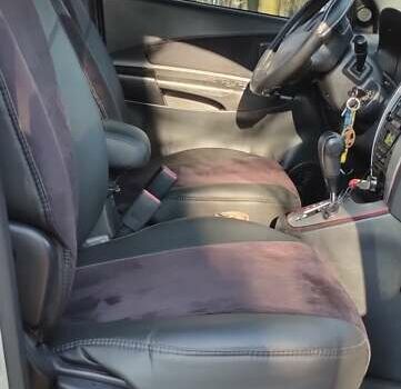 Сірий Хендай Туксон, об'ємом двигуна 1.99 л та пробігом 272 тис. км за 8500 $, фото 12 на Automoto.ua