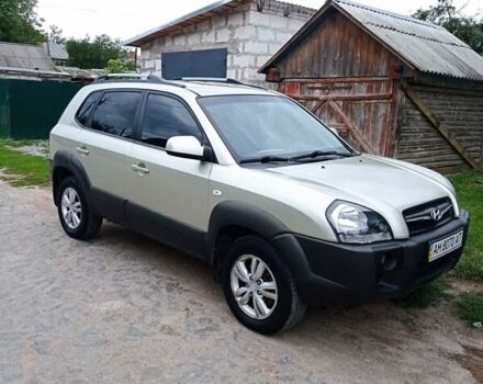 Серый Хендай Туксон, объемом двигателя 2 л и пробегом 360 тыс. км за 7700 $, фото 5 на Automoto.ua