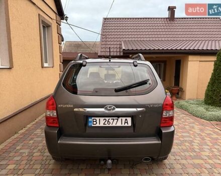 Хендай Туксон 2008 в Миргороде на Automoto.ua Серый Хендай Туксон, объемом двигателя 1.98 л и пробегом 177 тыс. км за 7950 $, фото 6 на Automoto.ua