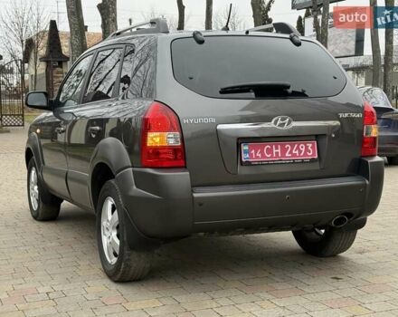 Сірий Хендай Туксон, об'ємом двигуна 2 л та пробігом 187 тис. км за 7700 $, фото 22 на Automoto.ua