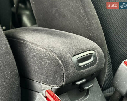 Сірий Хендай Туксон, об'ємом двигуна 2 л та пробігом 213 тис. км за 8500 $, фото 33 на Automoto.ua