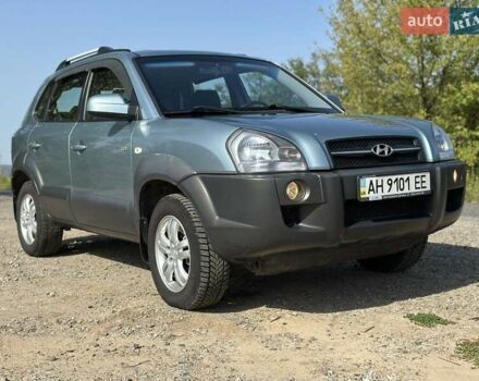 Сірий Хендай Туксон, об'ємом двигуна 1.98 л та пробігом 161 тис. км за 8900 $, фото 19 на Automoto.ua