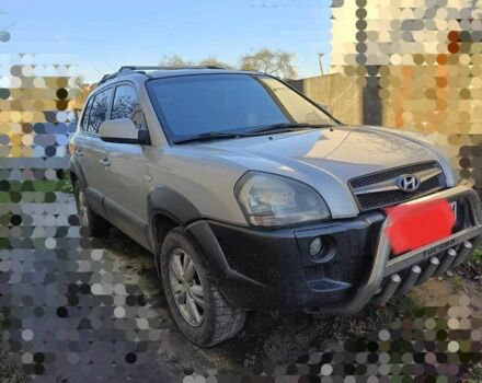 Серый Хендай Туксон, объемом двигателя 2 л и пробегом 220 тыс. км за 8000 $, фото 5 на Automoto.ua