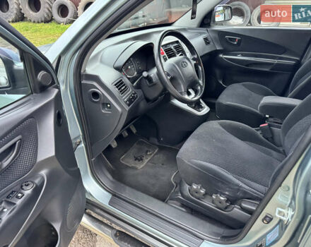 Хендай Туксон 2008 в Новой Ушице на Automoto.ua Серый Хендай Туксон, объемом двигателя 1.98 л и пробегом 229 тыс. км за 8200 $, фото 29 на Automoto.ua