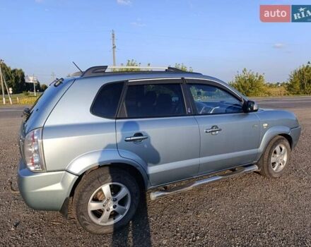 Хендай Туксон 2008 в Барышевке на Automoto.ua Серый Хендай Туксон, объемом двигателя 1.99 л и пробегом 172 тыс. км за 8299 $, фото 6 на Automoto.ua