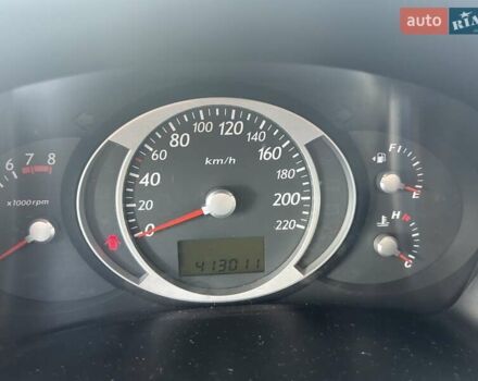 Сірий Хендай Туксон, об'ємом двигуна 1.98 л та пробігом 413 тис. км за 7300 $, фото 3 на Automoto.ua