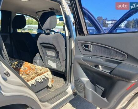 Хендай Туксон 2008 у Полтаві на Automoto.ua Сірий Хендай Туксон, об'ємом двигуна 2 л та пробігом 222 тис. км за 7200 $, фото 19 на Automoto.ua