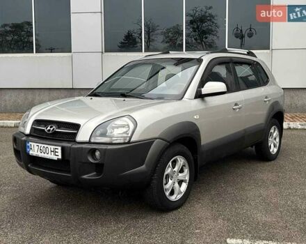 Серый Хендай Туксон, объемом двигателя 2 л и пробегом 263 тыс. км за 7300 $, фото 10 на Automoto.ua