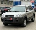 Серый Хендай Туксон, объемом двигателя 2.7 л и пробегом 210 тыс. км за 9290 $, фото 1 на Automoto.ua