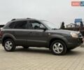 Сірий Хендай Туксон, об'ємом двигуна 2 л та пробігом 187 тис. км за 7700 $, фото 13 на Automoto.ua