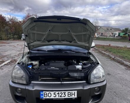 Хендай Туксон 2008 в Жмеренке на Automoto.ua Серый Хендай Туксон, объемом двигателя 2 л и пробегом 228 тыс. км за 6900 $, фото 16 на Automoto.ua