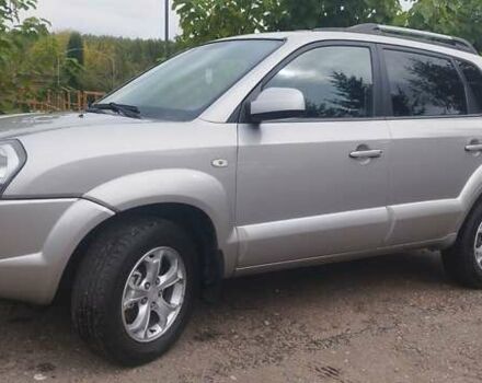 Хендай Туксон 2008 в Бердичеве на Automoto.ua Серый Хендай Туксон, объемом двигателя 1.98 л и пробегом 201 тыс. км за 8299 $, фото 8 на Automoto.ua