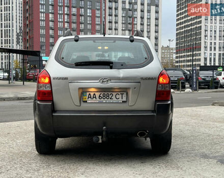 Хендай Туксон 2008 в Киеве на Automoto.ua Серый Хендай Туксон, объемом двигателя 2 л и пробегом 187 тыс. км за 7250 $, фото 21 на Automoto.ua