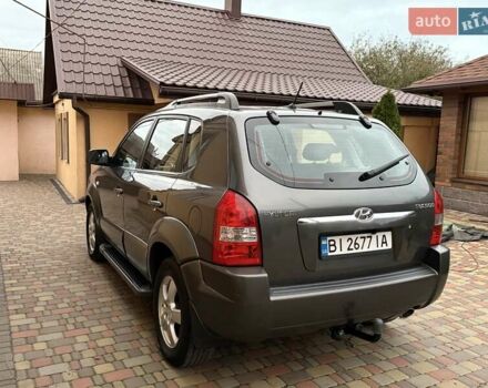 Хендай Туксон 2008 в Миргороде на Automoto.ua Серый Хендай Туксон, объемом двигателя 1.98 л и пробегом 177 тыс. км за 7950 $, фото 22 на Automoto.ua