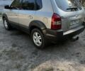 Сірий Хендай Туксон, об'ємом двигуна 2 л та пробігом 370 тис. км за 7500 $, фото 5 на Automoto.ua