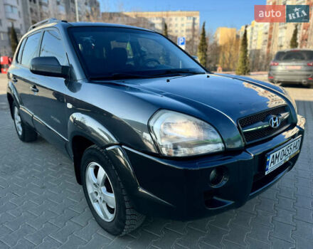 Сірий Хендай Туксон, об'ємом двигуна 1.98 л та пробігом 280 тис. км за 7300 $, фото 1 на Automoto.ua