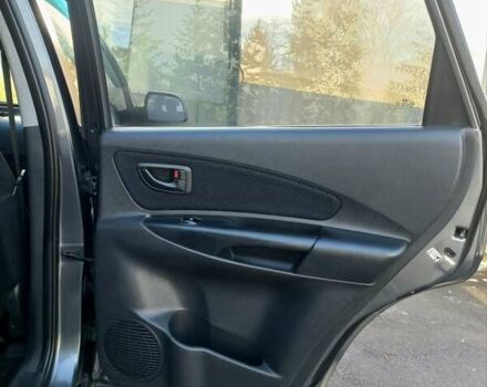 Серый Хендай Туксон, объемом двигателя 2 л и пробегом 207 тыс. км за 8000 $, фото 9 на Automoto.ua