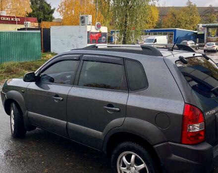 Хендай Туксон 2008 в Лубнах на Automoto.ua Серый Хендай Туксон, объемом двигателя 2.7 л и пробегом 247 тыс. км за 7200 $, фото 3 на Automoto.ua