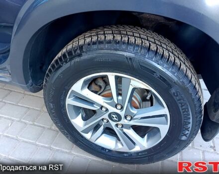 Сірий Хендай Туксон, об'ємом двигуна 2 л та пробігом 216 тис. км за 8200 $, фото 2 на Automoto.ua