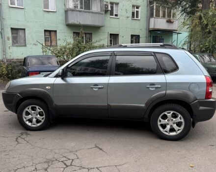 Сірий Хендай Туксон, об'ємом двигуна 2 л та пробігом 169 тис. км за 8000 $, фото 4 на Automoto.ua