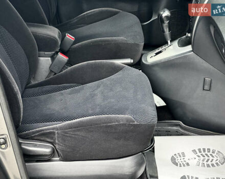 Сірий Хендай Туксон, об'ємом двигуна 2 л та пробігом 213 тис. км за 8500 $, фото 31 на Automoto.ua