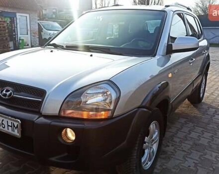 Серый Хендай Туксон, объемом двигателя 2 л и пробегом 127 тыс. км за 9300 $, фото 17 на Automoto.ua