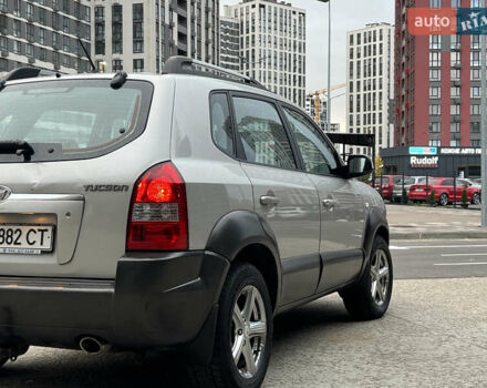 Хендай Туксон 2008 в Киеве на Automoto.ua Серый Хендай Туксон, объемом двигателя 2 л и пробегом 187 тыс. км за 7250 $, фото 18 на Automoto.ua