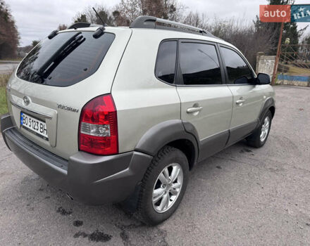 Серый Хендай Туксон, объемом двигателя 2 л и пробегом 228 тыс. км за 6700 $, фото 6 на Automoto.ua