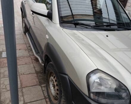 Серый Хендай Туксон, объемом двигателя 2 л и пробегом 190 тыс. км за 9000 $, фото 6 на Automoto.ua