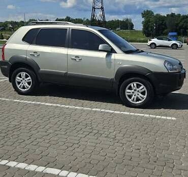 Сірий Хендай Туксон, об'ємом двигуна 1.98 л та пробігом 177 тис. км за 8500 $, фото 1 на Automoto.ua