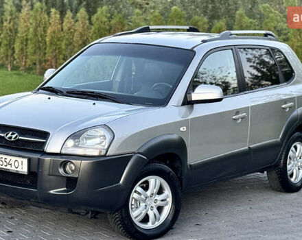 Хендай Туксон 2008 у Зборів на Automoto.ua Сірий Хендай Туксон, об'ємом двигуна 1.99 л та пробігом 228 тис. км за 8500 $, фото 9 на Automoto.ua