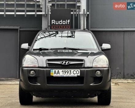 Сірий Хендай Туксон, об'ємом двигуна 2 л та пробігом 213 тис. км за 8500 $, фото 10 на Automoto.ua