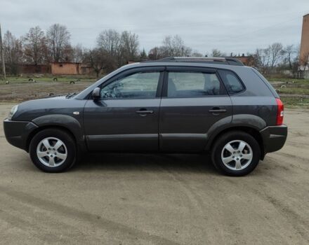 Сірий Хендай Туксон, об'ємом двигуна 2 л та пробігом 95 тис. км за 8800 $, фото 6 на Automoto.ua