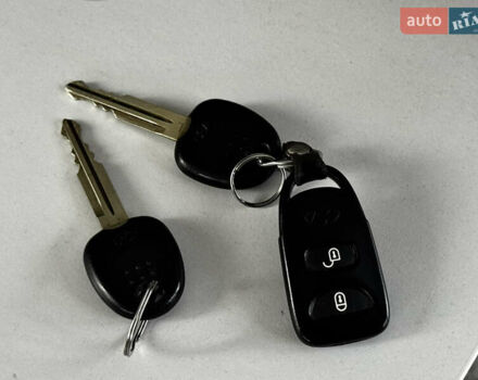 Сірий Хендай Туксон, об'ємом двигуна 2 л та пробігом 213 тис. км за 8500 $, фото 39 на Automoto.ua