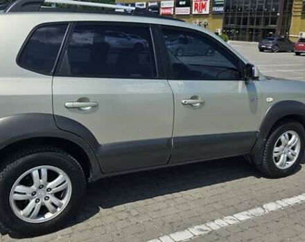 Сірий Хендай Туксон, об'ємом двигуна 1.98 л та пробігом 177 тис. км за 8500 $, фото 10 на Automoto.ua