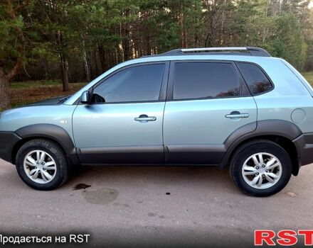 Серый Хендай Туксон, объемом двигателя 2 л и пробегом 220 тыс. км за 8800 $, фото 3 на Automoto.ua