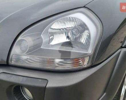 Серый Хендай Туксон, объемом двигателя 1.98 л и пробегом 177 тыс. км за 8200 $, фото 18 на Automoto.ua