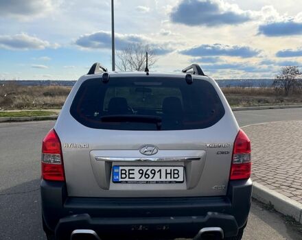 Сірий Хендай Туксон, об'ємом двигуна 2 л та пробігом 130 тис. км за 10000 $, фото 3 на Automoto.ua