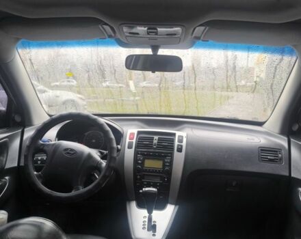 Сірий Хендай Туксон, об'ємом двигуна 2 л та пробігом 215 тис. км за 7750 $, фото 12 на Automoto.ua